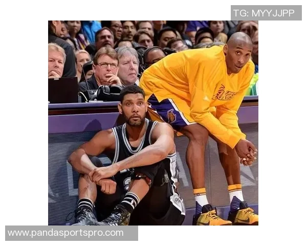 比尔西蒙斯称邓肯历史地位超科比是最被低估的篮球巨星 比尔西蒙斯称邓肯历史地位超科比是最被低估的篮球巨星